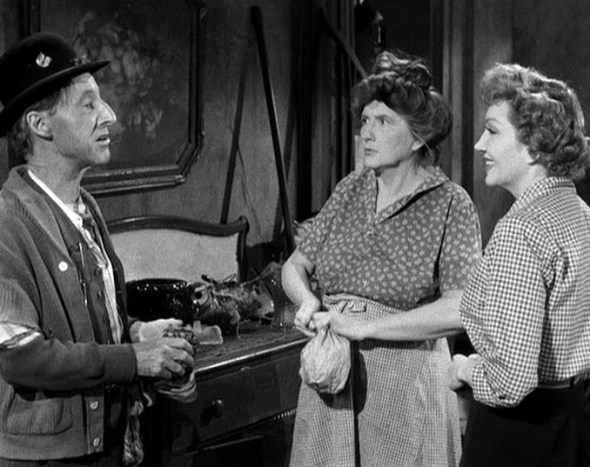 Percy Kilbride, Marjorie, and Claudette Colbert in "The Egg and I" (1947)
