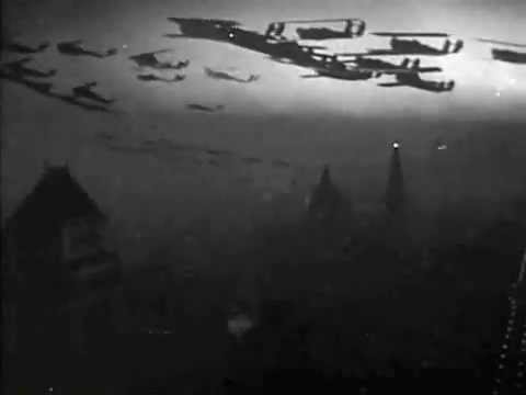 Biplanes are so cute.